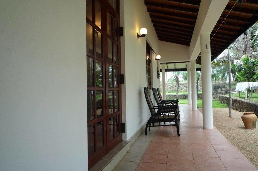 Beach House Negombo Exterior foto